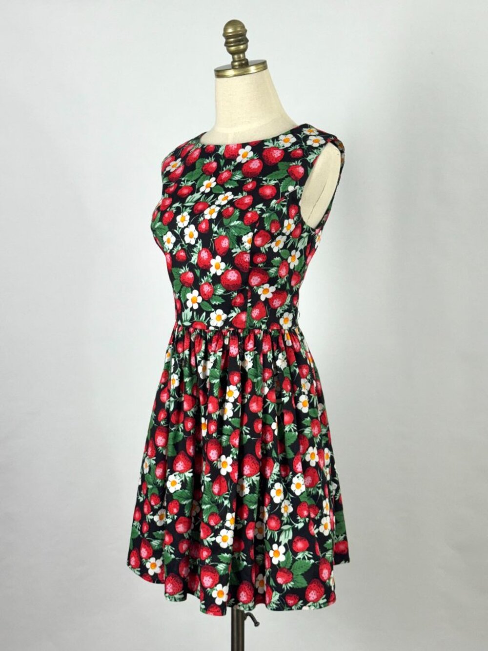 Hell Bunny Strawberry Retro Pin Up Fit & Flare Dress Vtg 50s-Style Sleeveless - Picture 3 of 10
